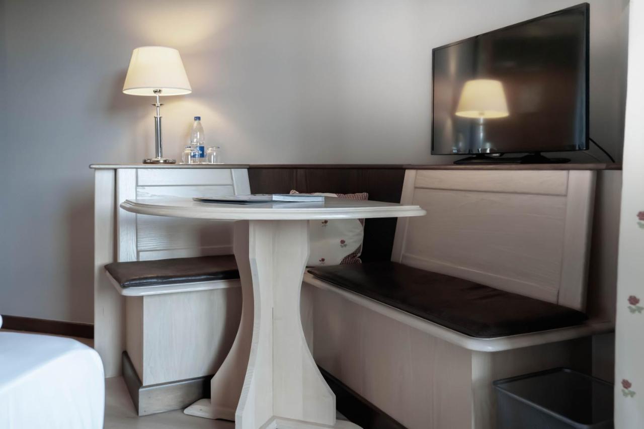Hotel Spa Et Restaurant Au Chasseur ビルケンヴァルト エクステリア 写真