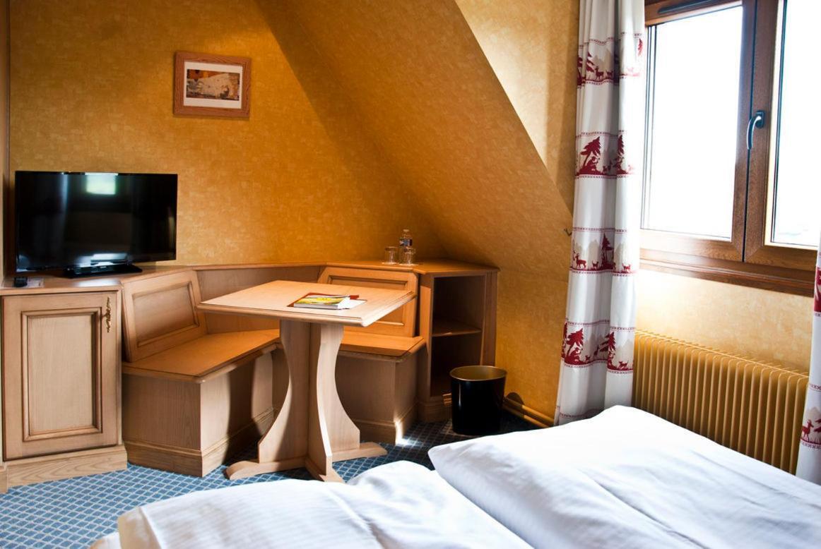 Hotel Spa Et Restaurant Au Chasseur ビルケンヴァルト エクステリア 写真