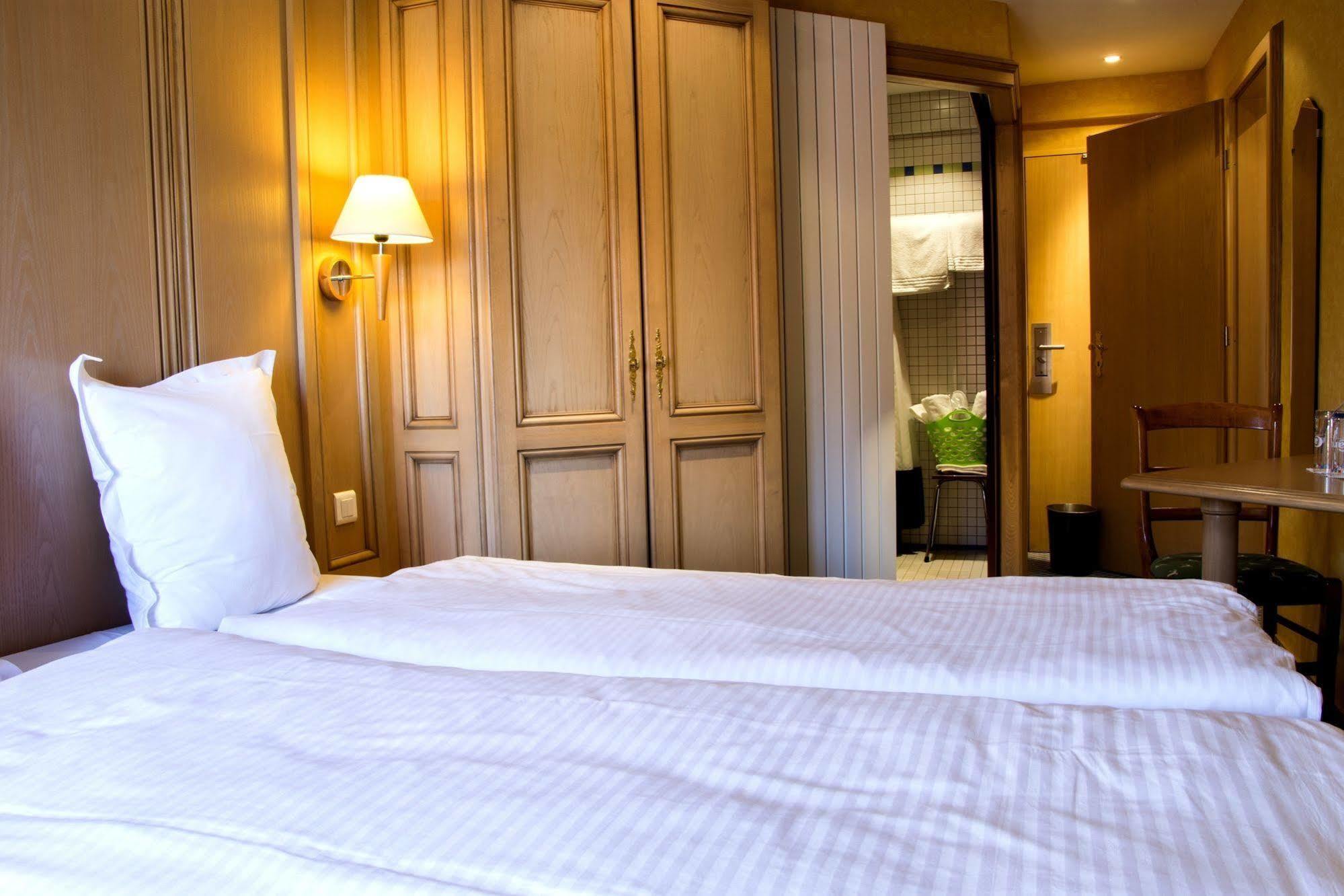 Hotel Spa Et Restaurant Au Chasseur ビルケンヴァルト エクステリア 写真